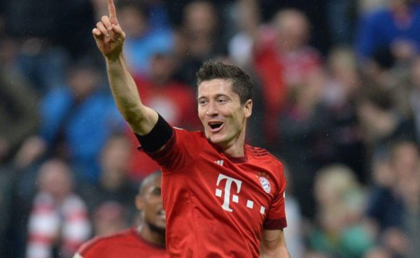 Lewandowski, máximo goleador del año con selección y competición continental