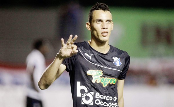 Ángel Tejeda: 'Estoy contento porque es mi primer hat-trick'