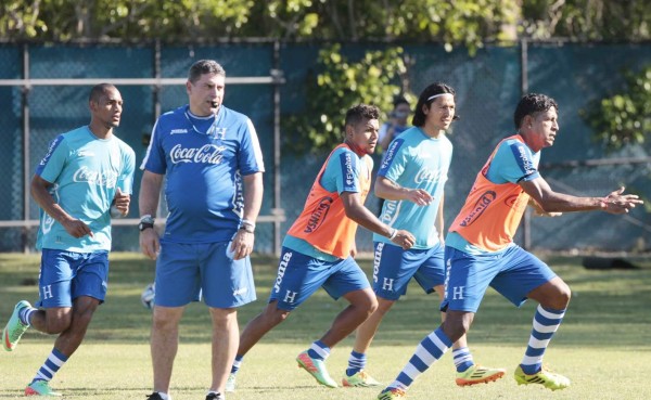 La selección de Honduras viaja hoy a Washington