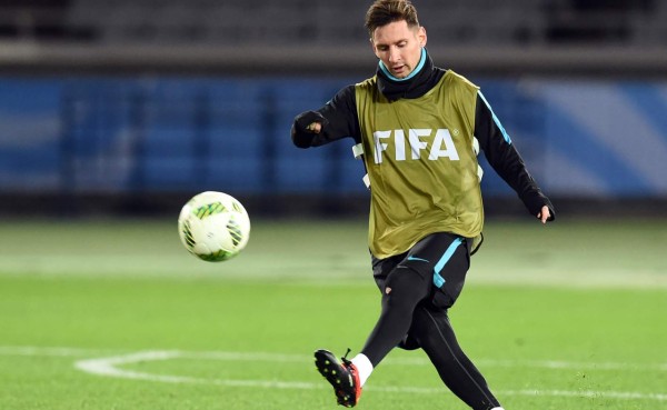 Messi vuelve a entrenase aunque todavía es duda para mañana