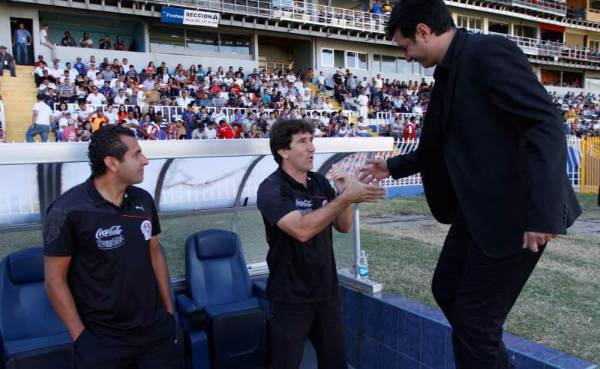 Héctor Vargas aduce que con Diego Vázquez mantiene una relación cordial.