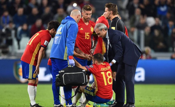 Jordi Alba se lesiona en el juego entre Italia y España