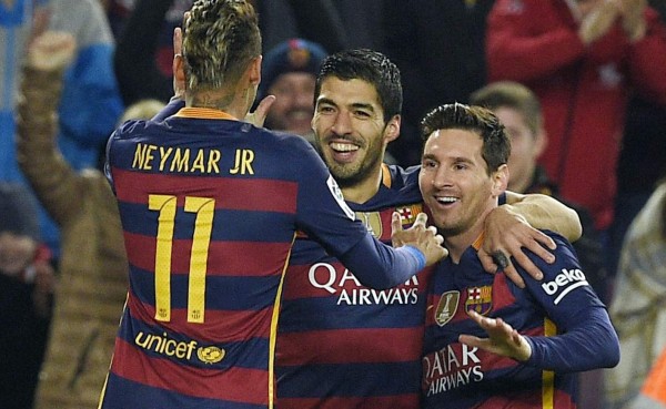 Luis Suárez y Messi pulverizan al Valencia y le meten siete goles