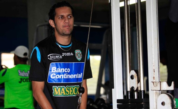 Randy Diamond llega a prueba con el Victoria
