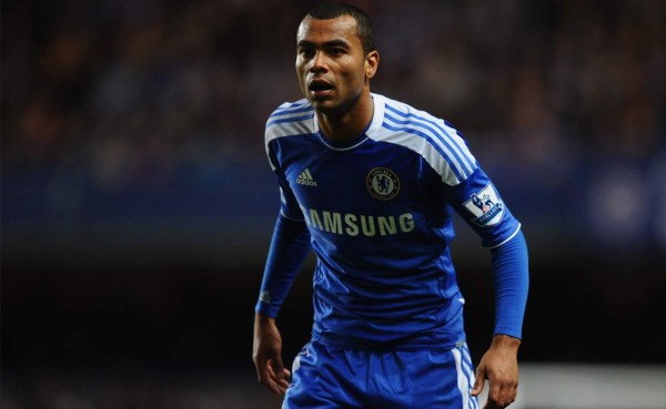 Ashley Cole podría llegar al Barcelona para la próxima temporada
