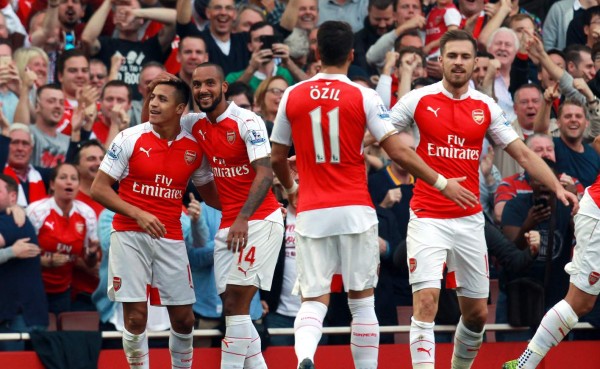 Alexis y Özil lideran la goleada del Arsenal al United
