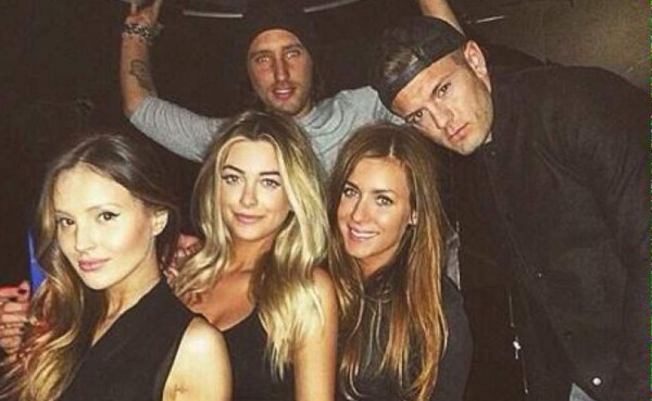 Wilshere vuelve a ser captado fumando y bebiendo