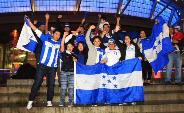 Afición de Honduras ya pone el ambiente en Vancouver