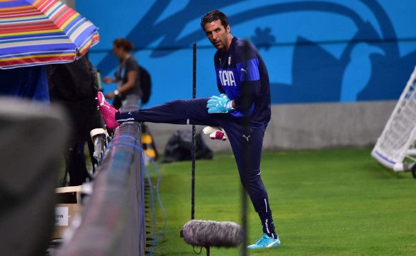 Prandelli tranquiliza sobre el estado de Gigi Buffon