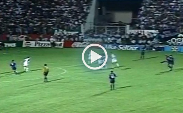 VIDEO: Hoy cumple 44 años Reynaldo Clavasquín, el héroe del título del 'Mitch'