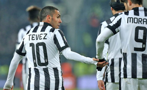 Juventus amplía su ventaja como líder guiada por Tevez