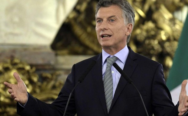 Macri: 'Para una final me quedo con Maradona; para todos los domingos, Messi'