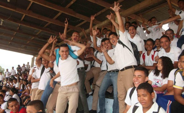 Institutos Espíritu del Siglo y Francisco Mejía ya en semifinales de Copa Gatorade