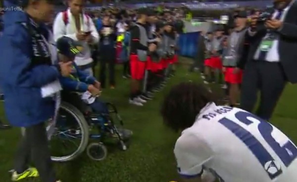 VIDEO: El gran detalle de Marcelo con un niño minusvalido en la Supercopa de Europa&nbsp;&nbsp;