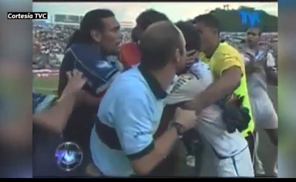 VIDEO: Los agarrones más sonados del clásico Olimpia-Motagua