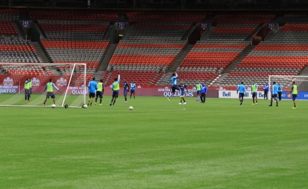 Pinto se cuida las espaldas de los espías canadienses