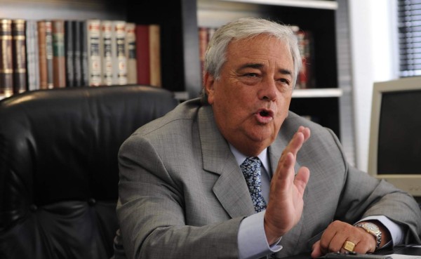 Exdirigente argentino de Conmebol Meiszner se entrega a juez por escándalo Fifa