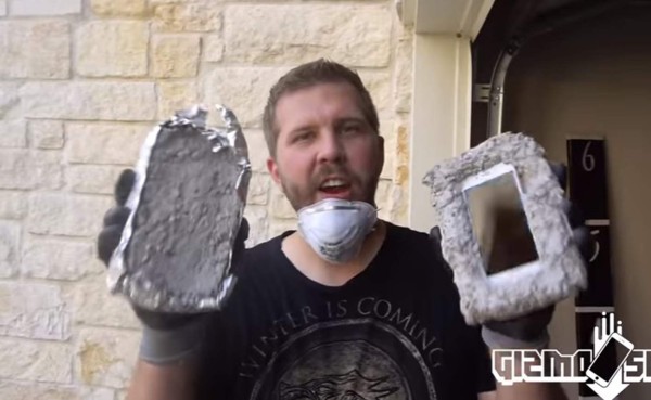 VIDEO: Lo que sucede si dejas caer un iPhone envuelto en concreto
