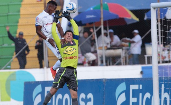 VIDEO: Canales reclamó falta de Quioto en primer gol del Olimpia
