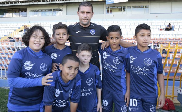 Motagua le celebró con sus aguilitas el día del niño