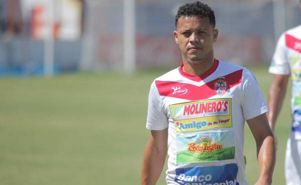 Pipo Licona rescinde contrato con Real Sociedad
