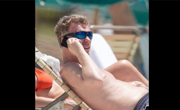 Técnico David Moyes libera su estrés en las playas de Miami