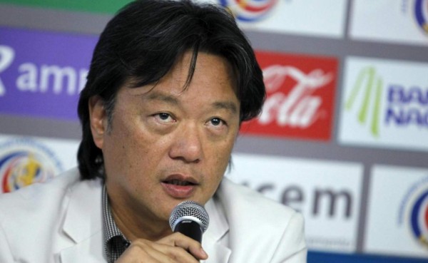 Eduardo Li pidió a diplomáticos ticos en Suiza un Ipad y varios libros