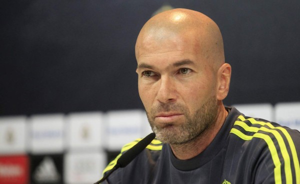 Zidane: 'James tiene que hacer cosas en defensa'