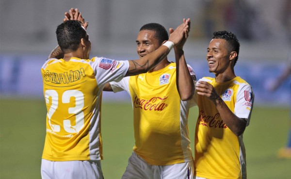 Olimpia derrota fácilmente al Honduras Progreso y sigue de líder