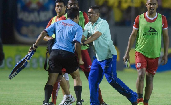 Preparador físico de Real Sociedad: 'Geovany Mendoza se autodenomina loco'