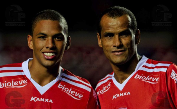 Rivaldo y su hijo anotan gol con el Mogi Mirim de la segunda de Brasil