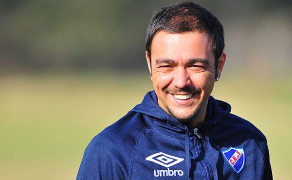 Alvaro 'chino' Recoba, un 'genio' del fúbtol, cuelga los botines