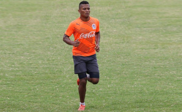 La verdadera razón por la que Ever Alvarado entrena con el Olimpia