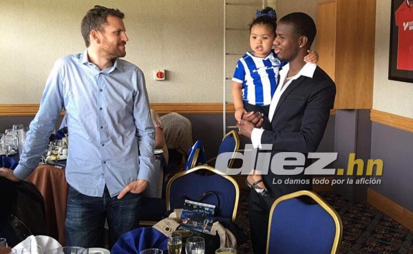 La celebración del Ascenso del hondureño Juan Carlos García con el Wigan