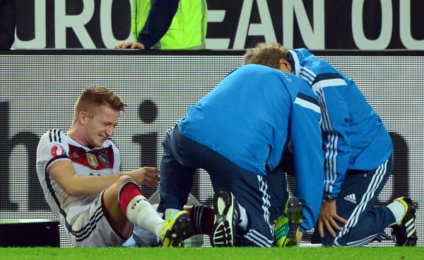 VIDEO: Reus vuelve a sufrir lesión que lo dejó fuera del Mundial