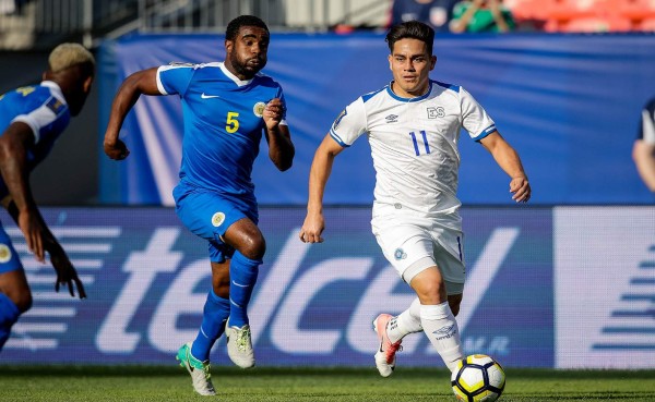 Rodolfo Zelaya convirtió el 2-0 a favor de El Salvador. (EFE)