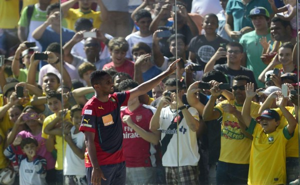 Brasileños desatan locura por ver a Samuel Eto'o