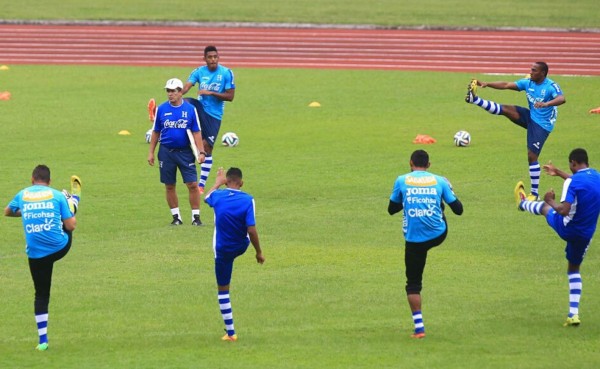 Jorge Luis Pinto muestra agilidad, destreza y entrega en su segundo entrenamiento