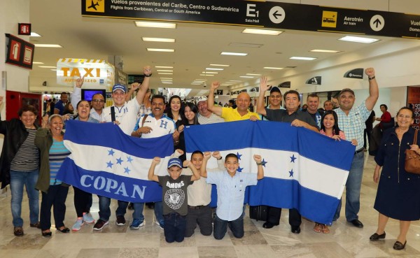 Hondureños llegan a México soñando con otro Aztecazo