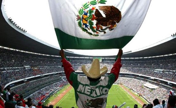 VIDEO: El día que el estadio Azteca se puso de lado de Honduras