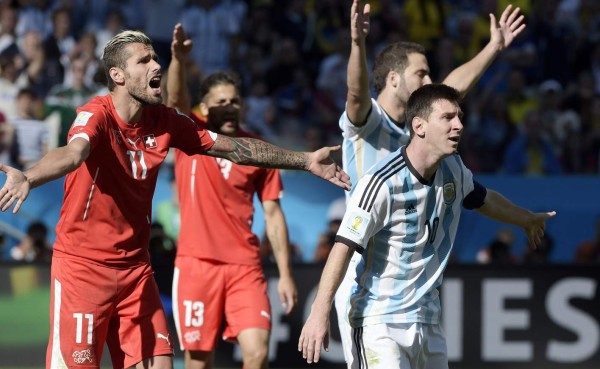 ¡Di María paró la agonía y Argentina está en cuartos!