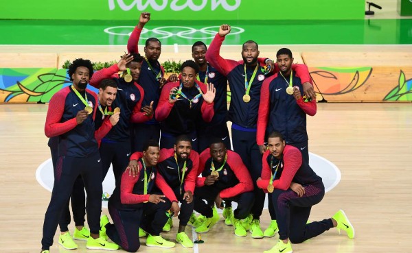 Estados Unidos arrolla a Serbia y logra el oro en baloncesto en los Juegos Olímpicos