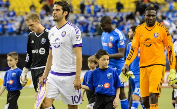 VIDEO: Por primera vez, Kaká es expulsado con roja directa