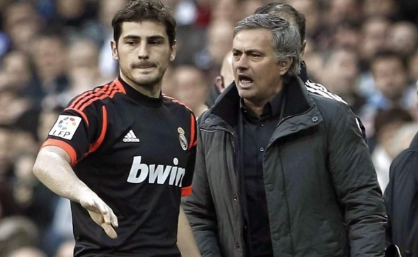 Mourinho: 'No mandaría a Iker Casillas al banquillo'