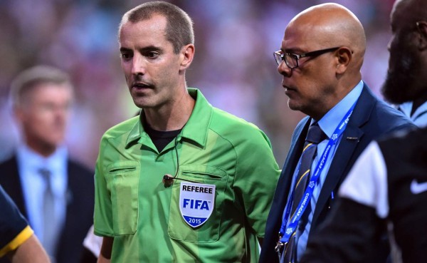 Perfil de árbitro Mark Geiger es alterado en Wikipedia