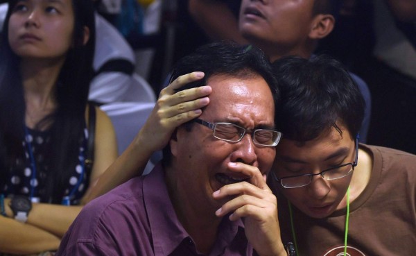 Informe especial: Encuentran restos del avión de AirAsia desaparecido el domingo