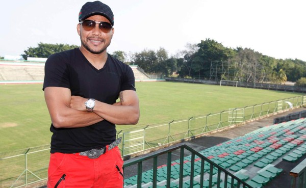 Emil Martínez: 'Sé que el fútbol no durará toda la vida'