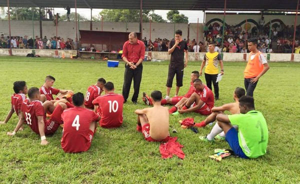 El Deportes Savio venció al Municipal y se coloca líder del grupo B