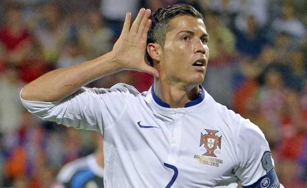 Cristiano acerca a Portugal a la Euro, Alemania golea y Grecia toca fondo