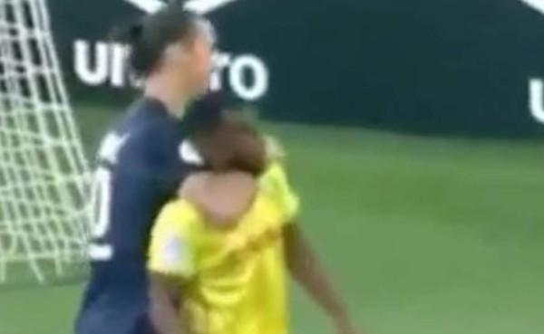 VIDEO: Zlatan Ibrahimovic 'ahorca' a un jugador del Nantes